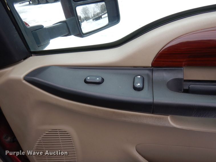 image for item AF9309 2005 Ford F450 Super Duty  Crew Cab utility / service truck