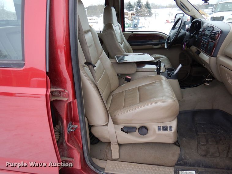 image for item AF9309 2005 Ford F450 Super Duty  Crew Cab utility / service truck