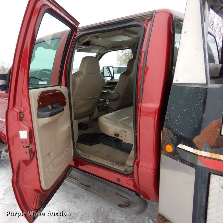 image for item AF9309 2005 Ford F450 Super Duty  Crew Cab utility / service truck