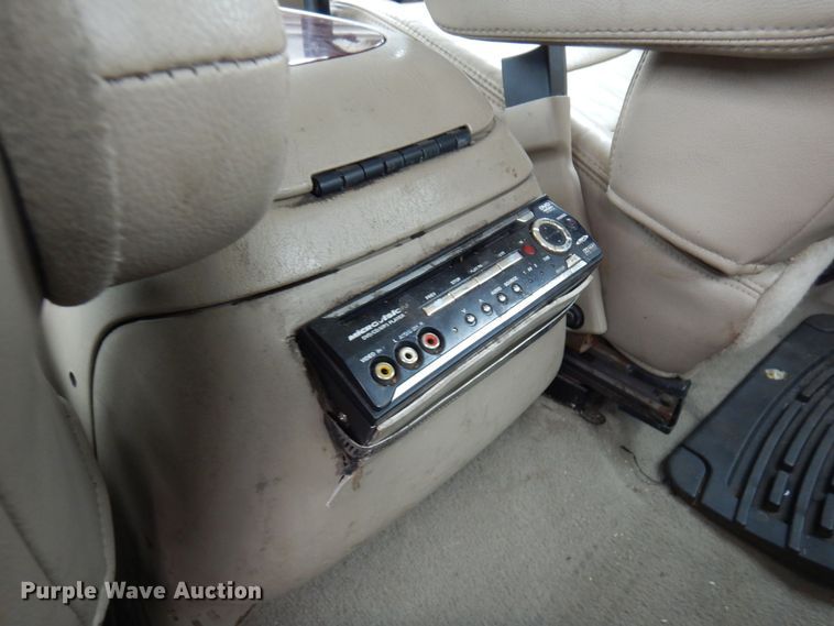 image for item AF9309 2005 Ford F450 Super Duty  Crew Cab utility / service truck