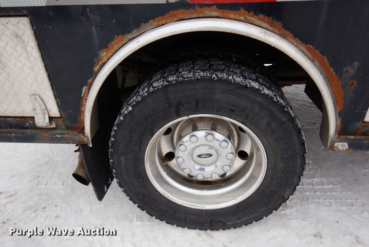 image for item AF9309 2005 Ford F450 Super Duty  Crew Cab utility / service truck