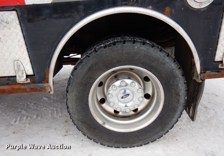 image for item AF9309 2005 Ford F450 Super Duty  Crew Cab utility / service truck