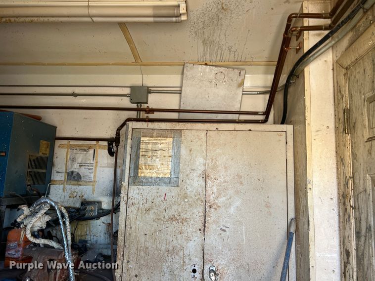 image for item DF0294 1999 Interstate  spray foam trailer