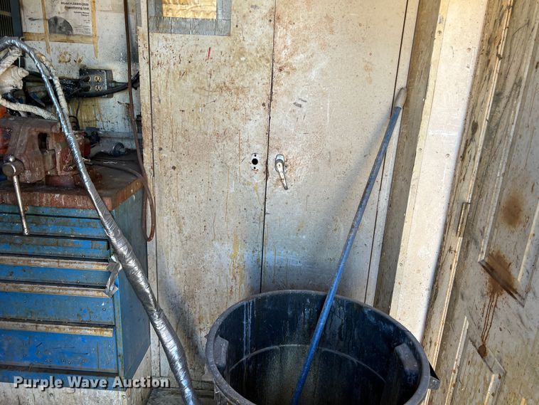 image for item DF0294 1999 Interstate  spray foam trailer