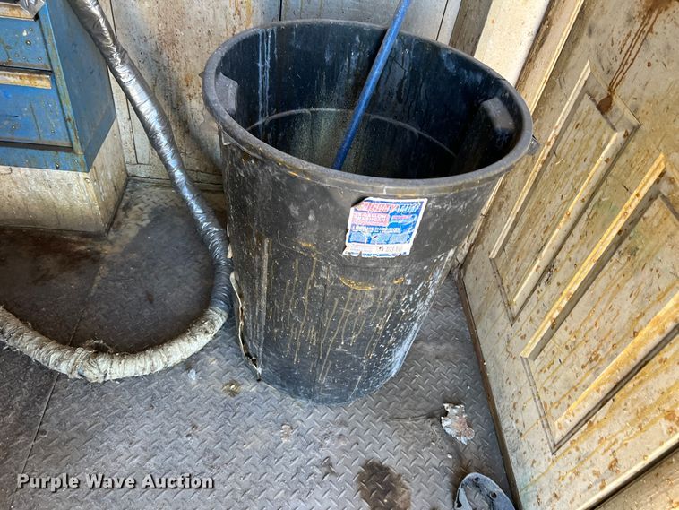 image for item DF0294 1999 Interstate  spray foam trailer