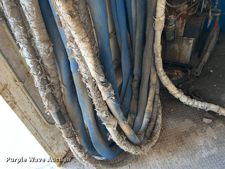 image for item DF0294 1999 Interstate  spray foam trailer