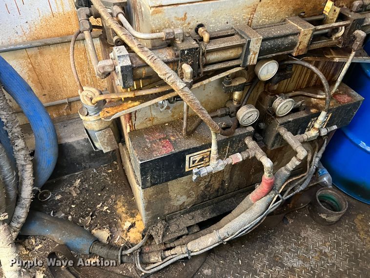 image for item DF0294 1999 Interstate  spray foam trailer