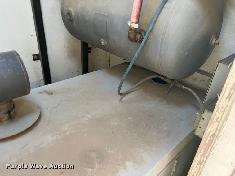 image for item DF0294 1999 Interstate  spray foam trailer