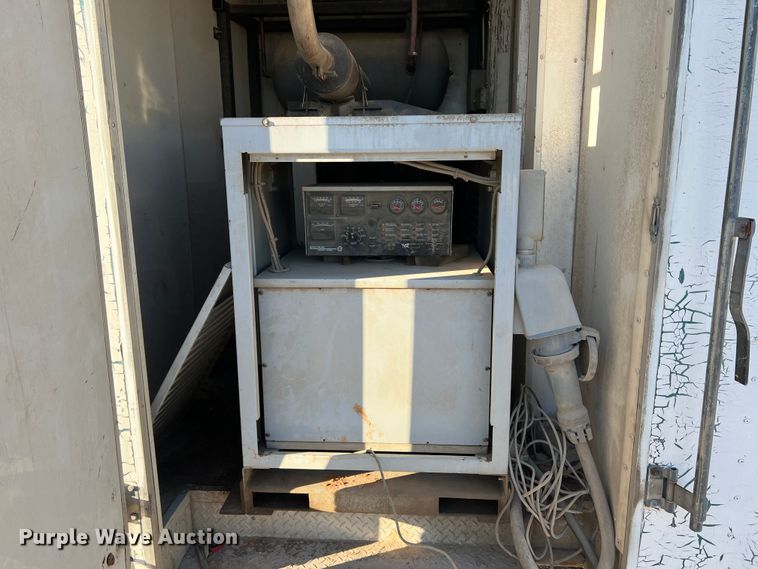 image for item DF0294 1999 Interstate  spray foam trailer