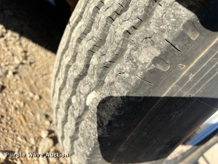 image for item DF0294 1999 Interstate  spray foam trailer