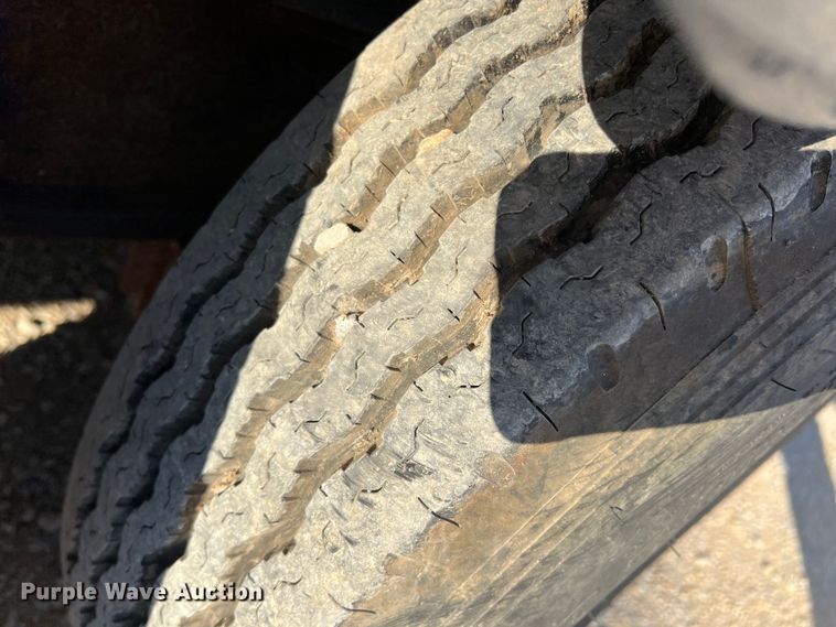 image for item DF0294 1999 Interstate  spray foam trailer