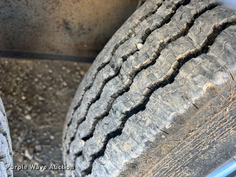 image for item DF0294 1999 Interstate  spray foam trailer