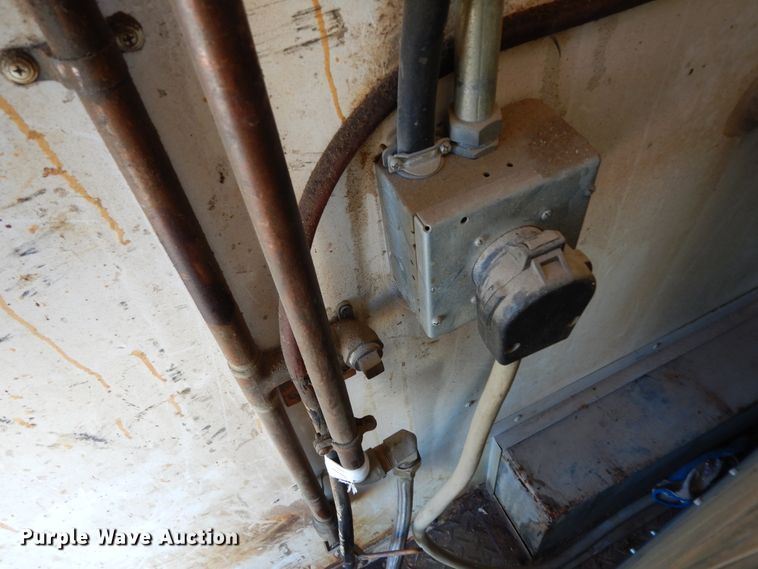 image for item DF0294 1999 Interstate  spray foam trailer