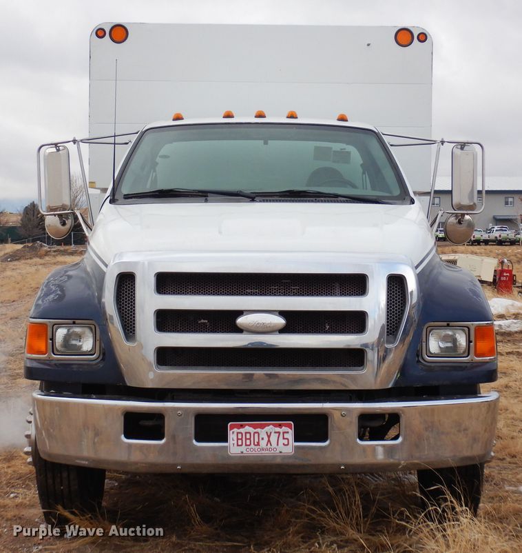 image for item DF8291 2006 Ford F650  chipper truck