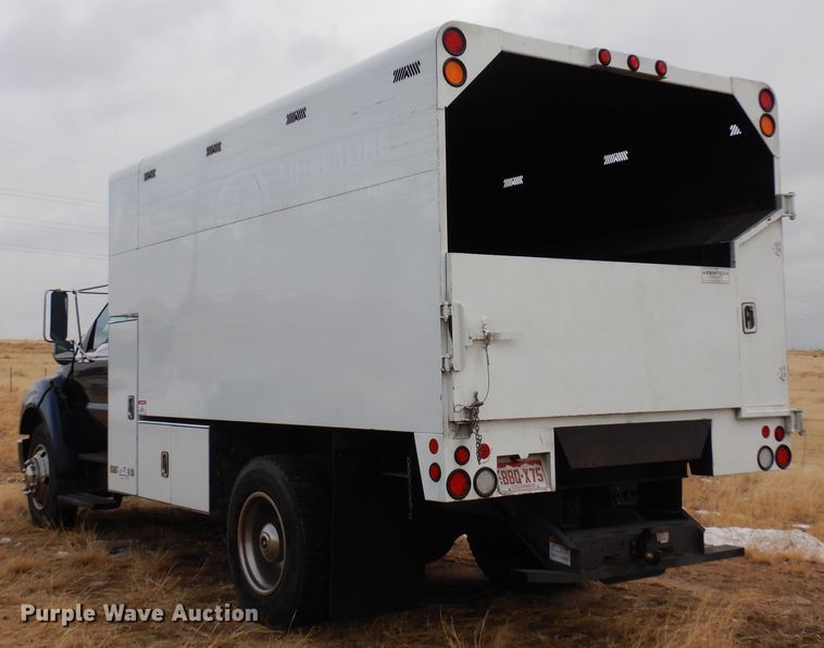 image for item DF8291 2006 Ford F650  chipper truck