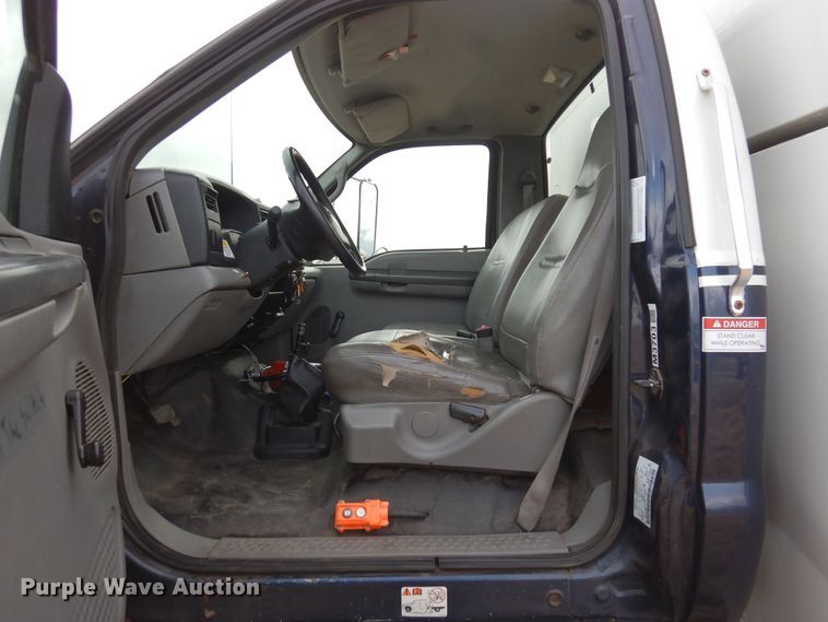 image for item DF8291 2006 Ford F650  chipper truck