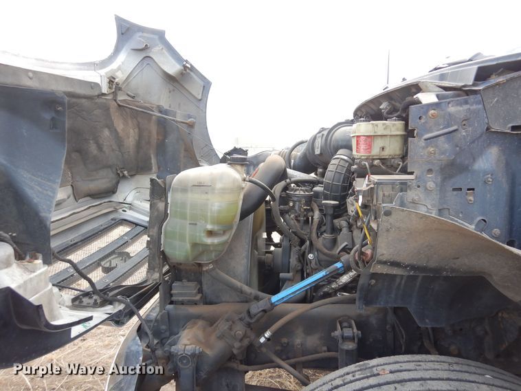 image for item DF8291 2006 Ford F650  chipper truck