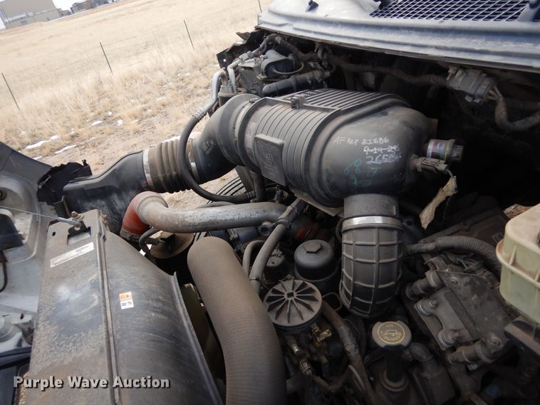 image for item DF8291 2006 Ford F650  chipper truck