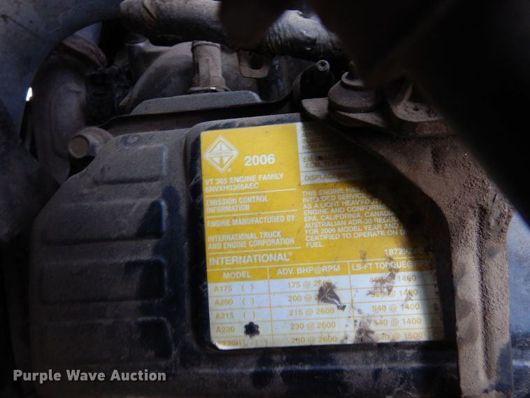 image for item DF8291 2006 Ford F650  chipper truck