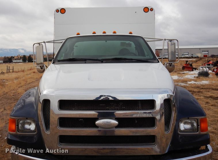 image for item DF8291 2006 Ford F650  chipper truck