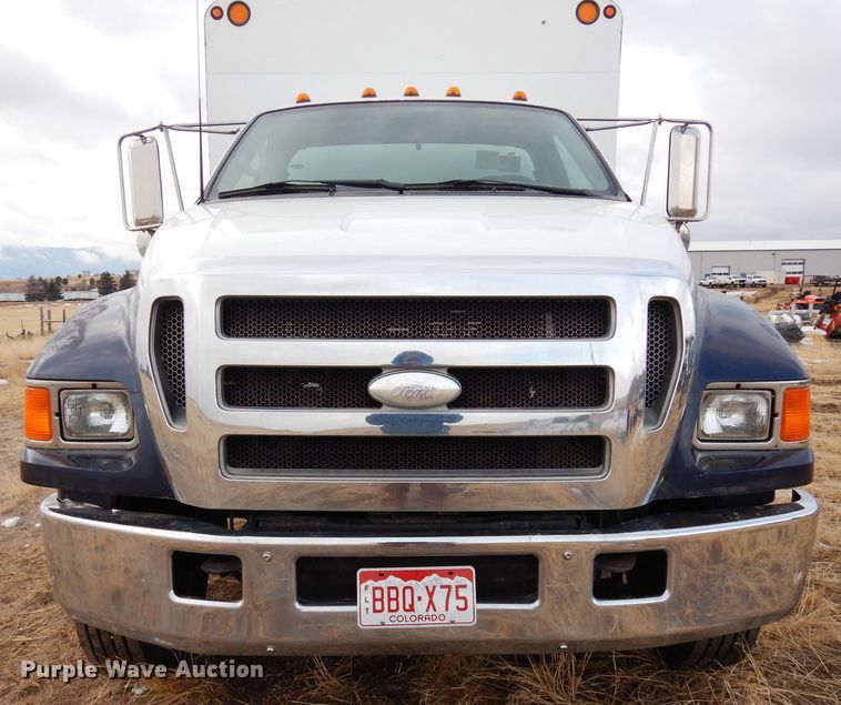 image for item DF8291 2006 Ford F650  chipper truck