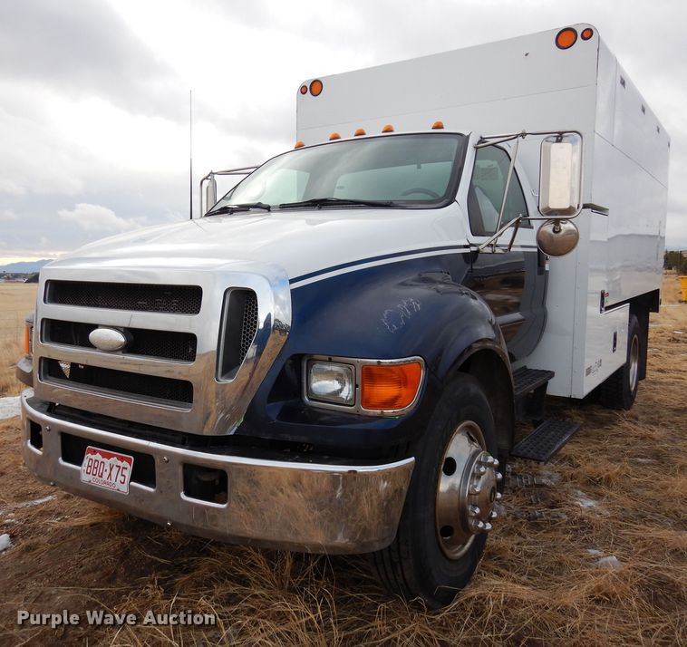 image for item DF8291 2006 Ford F650  chipper truck