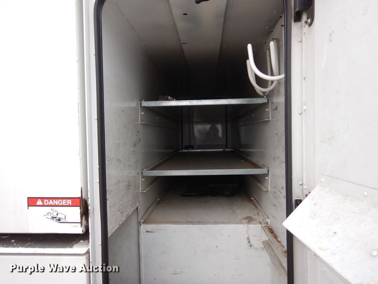 image for item DF8291 2006 Ford F650  chipper truck