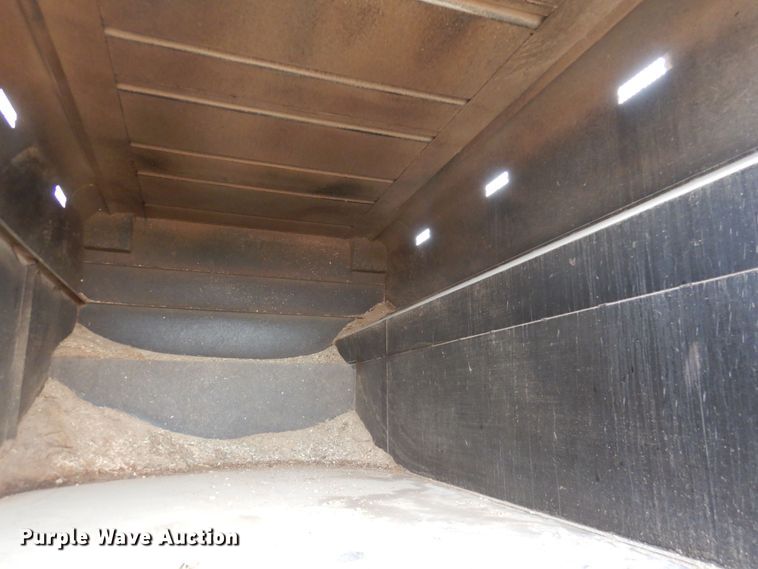 image for item DF8291 2006 Ford F650  chipper truck