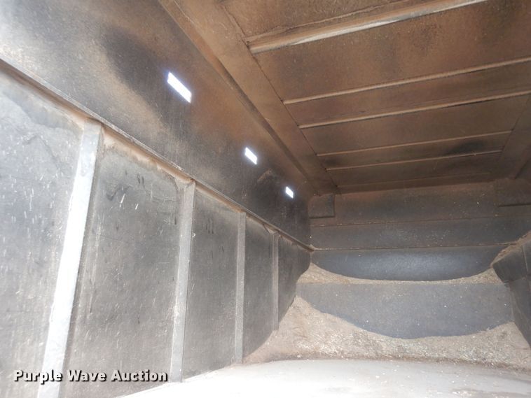 image for item DF8291 2006 Ford F650  chipper truck