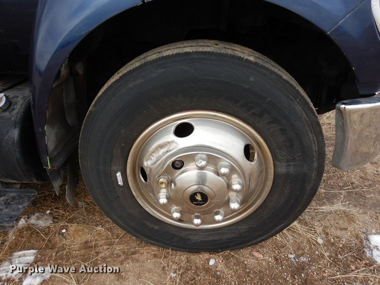 image for item DF8291 2006 Ford F650  chipper truck