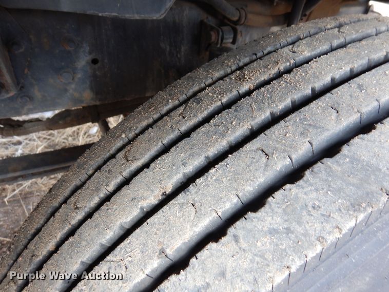 image for item DF8291 2006 Ford F650  chipper truck