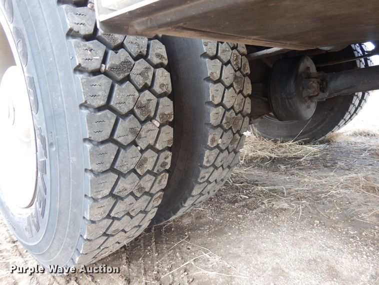 image for item DF8291 2006 Ford F650  chipper truck