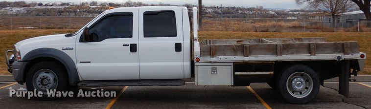 image for item DF8296 2005 Ford F450 Super Duty  Crew Cab flatbed truck