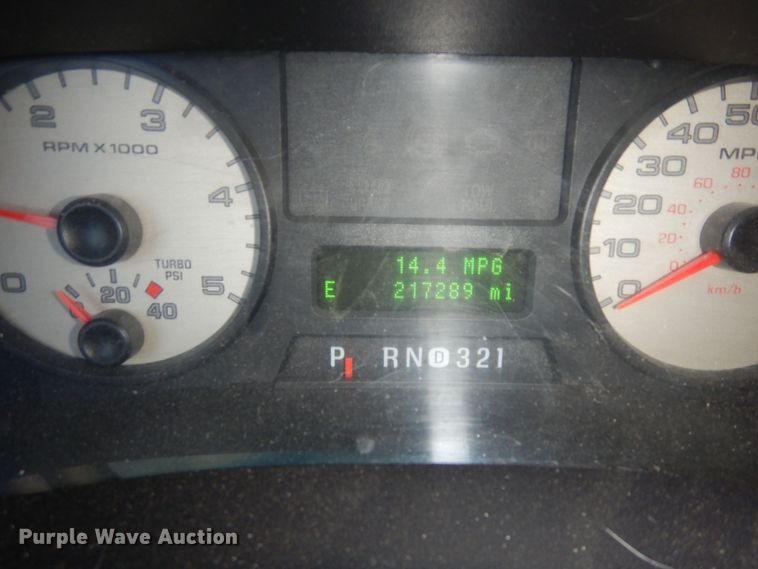 image for item DF8296 2005 Ford F450 Super Duty  Crew Cab flatbed truck