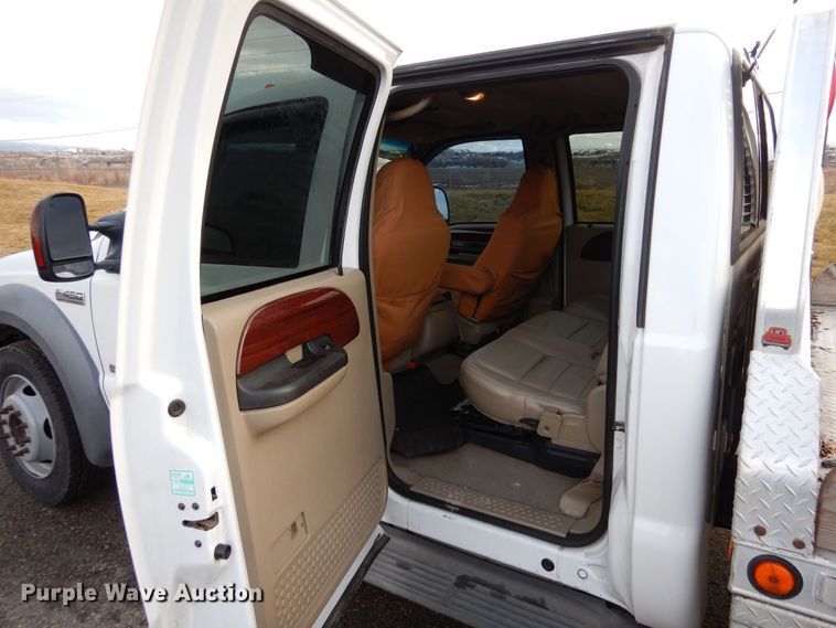 image for item DF8296 2005 Ford F450 Super Duty  Crew Cab flatbed truck