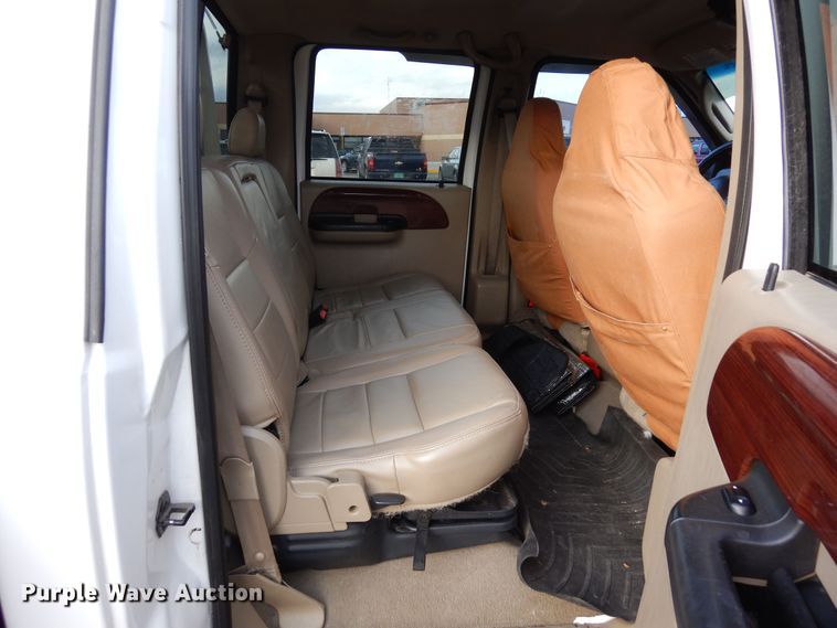 image for item DF8296 2005 Ford F450 Super Duty  Crew Cab flatbed truck