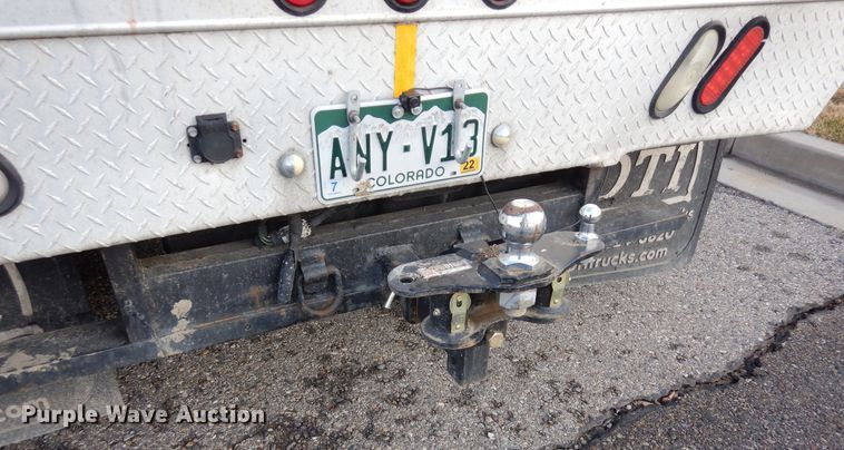 image for item DF8296 2005 Ford F450 Super Duty  Crew Cab flatbed truck