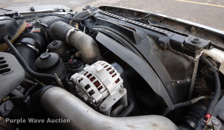 image for item DF8296 2005 Ford F450 Super Duty  Crew Cab flatbed truck