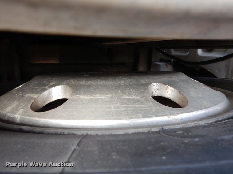 image for item DF8296 2005 Ford F450 Super Duty  Crew Cab flatbed truck