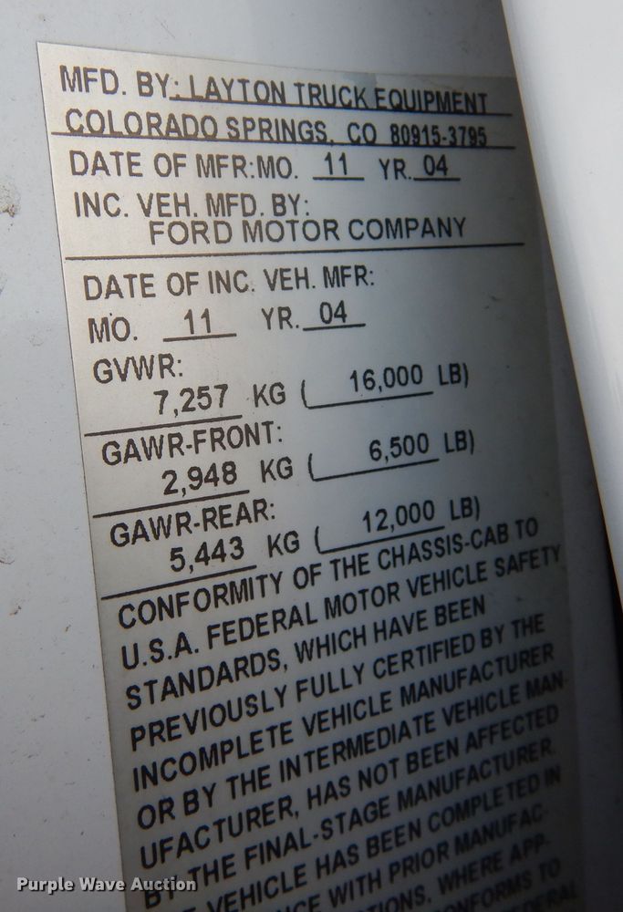 image for item DF8296 2005 Ford F450 Super Duty  Crew Cab flatbed truck