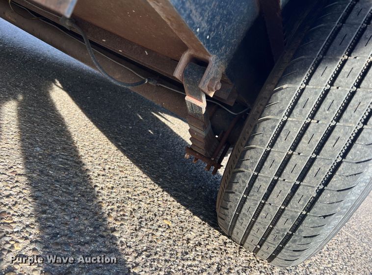 image for item DK7208 2004 Texas Bragg  tilt deck utility trailer