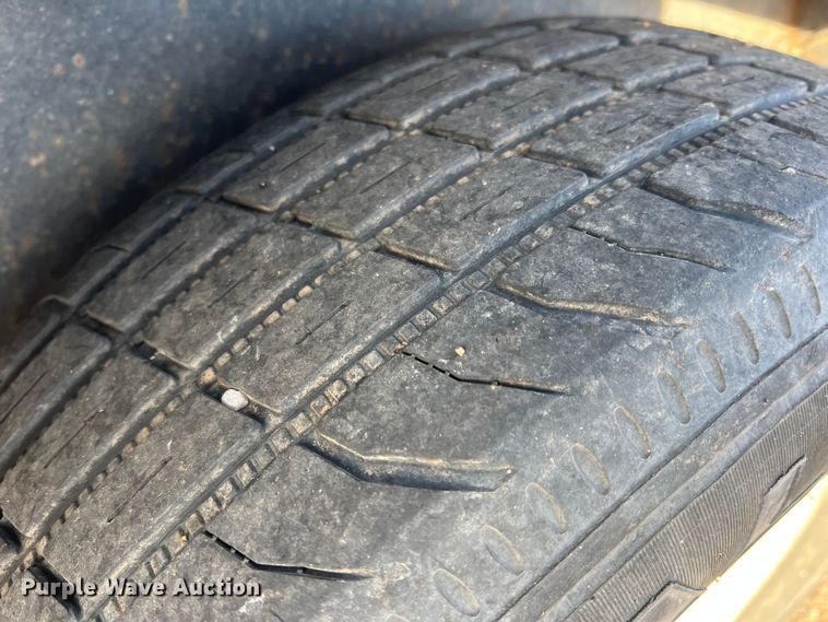 image for item DK7208 2004 Texas Bragg  tilt deck utility trailer