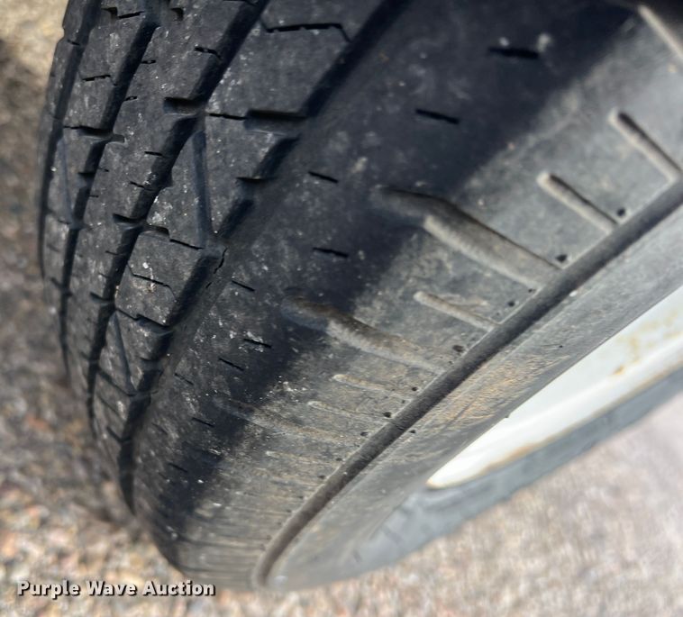 image for item DK7213 2004 Vermeer TLR30  tilt deck utility trailer