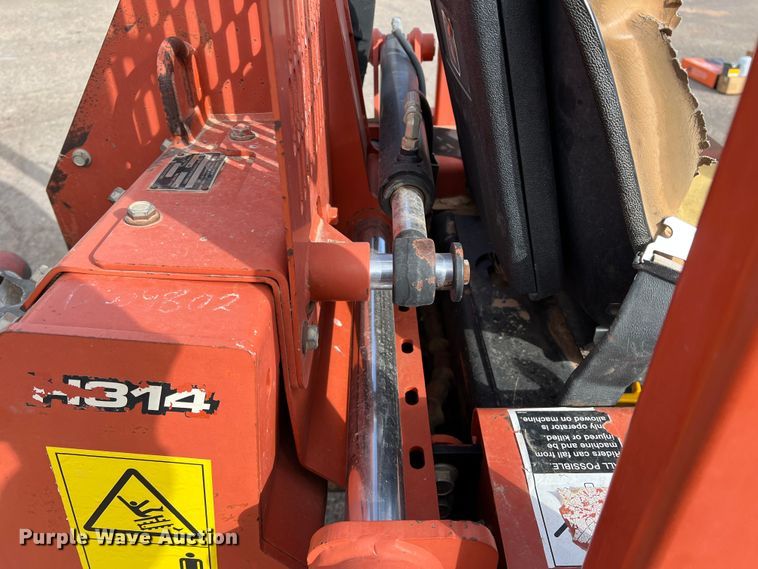 image for item DK7219 2007 Ditch Witch RT40  trencher