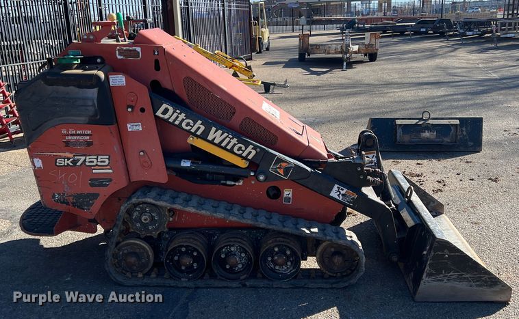 image for item DK7232 2013 Ditch Witch SK755  compact utility loader