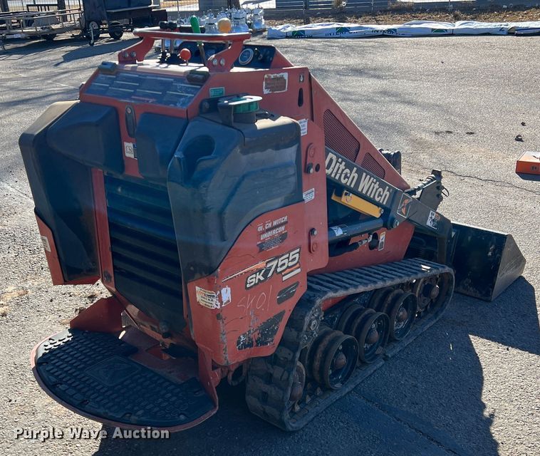 image for item DK7232 2013 Ditch Witch SK755  compact utility loader