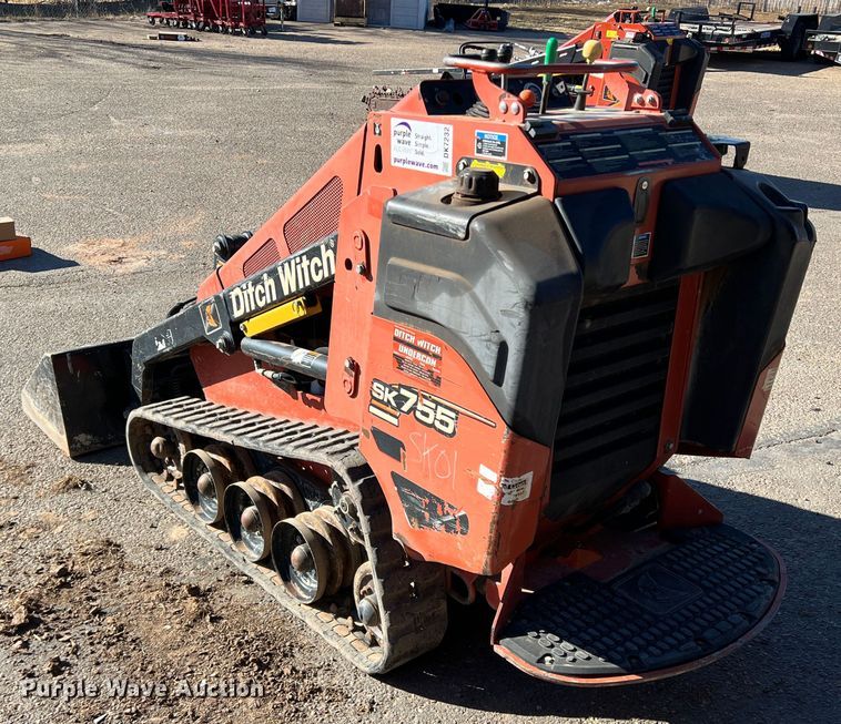 image for item DK7232 2013 Ditch Witch SK755  compact utility loader