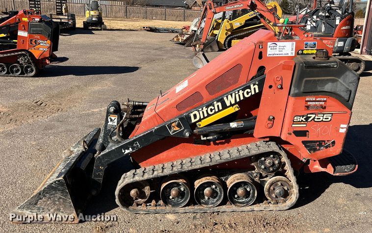 image for item DK7232 2013 Ditch Witch SK755  compact utility loader