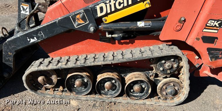 image for item DK7232 2013 Ditch Witch SK755  compact utility loader