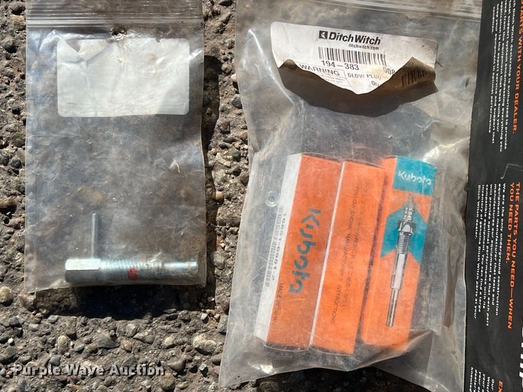 image for item DK7232 2013 Ditch Witch SK755  compact utility loader